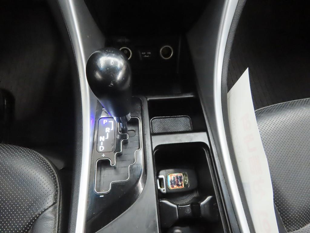 HYUNDAI Sonata - Vista 12