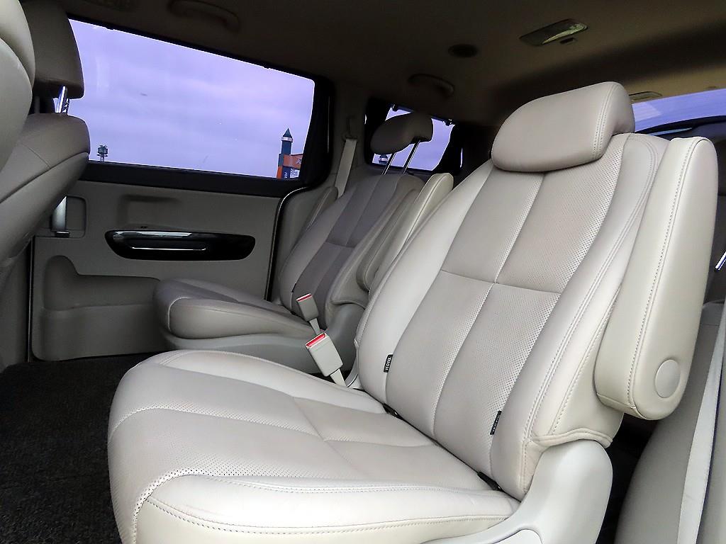 KIA Carnival - Vista 6