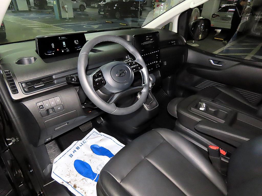 HYUNDAI Staria - Vista 9