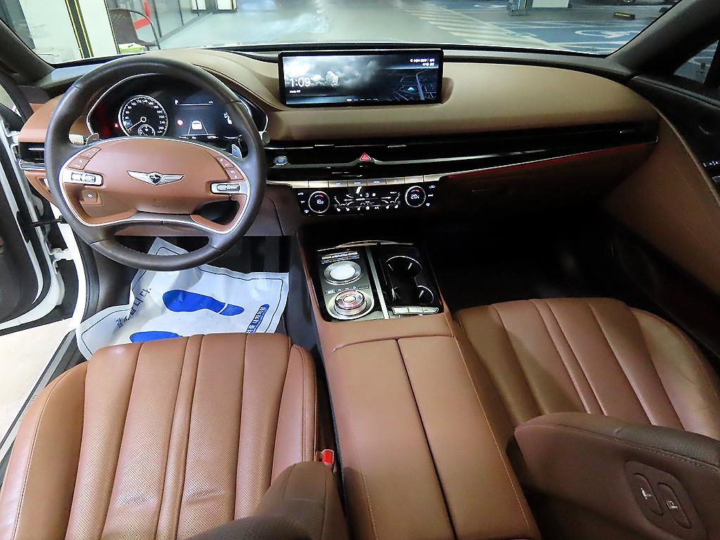 Genesis G80 - Vista 10