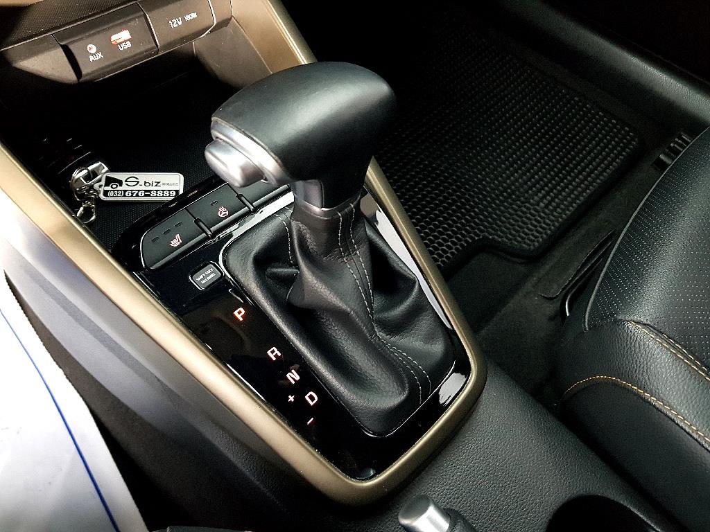 KIA Stonic 2018 Azul - Importación desde Corea - HF Imports Iquique - Foto 14