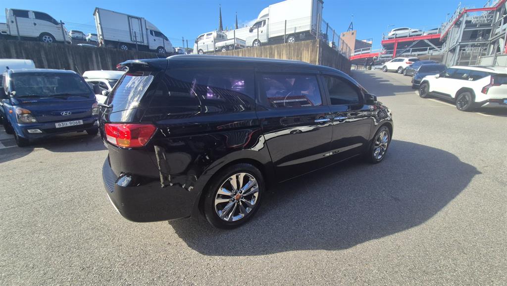 KIA Carnival - Vista 6