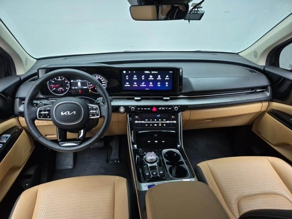 KIA Carnival - Vista 5