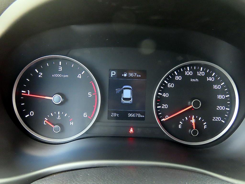 KIA Stonic - Vista 8