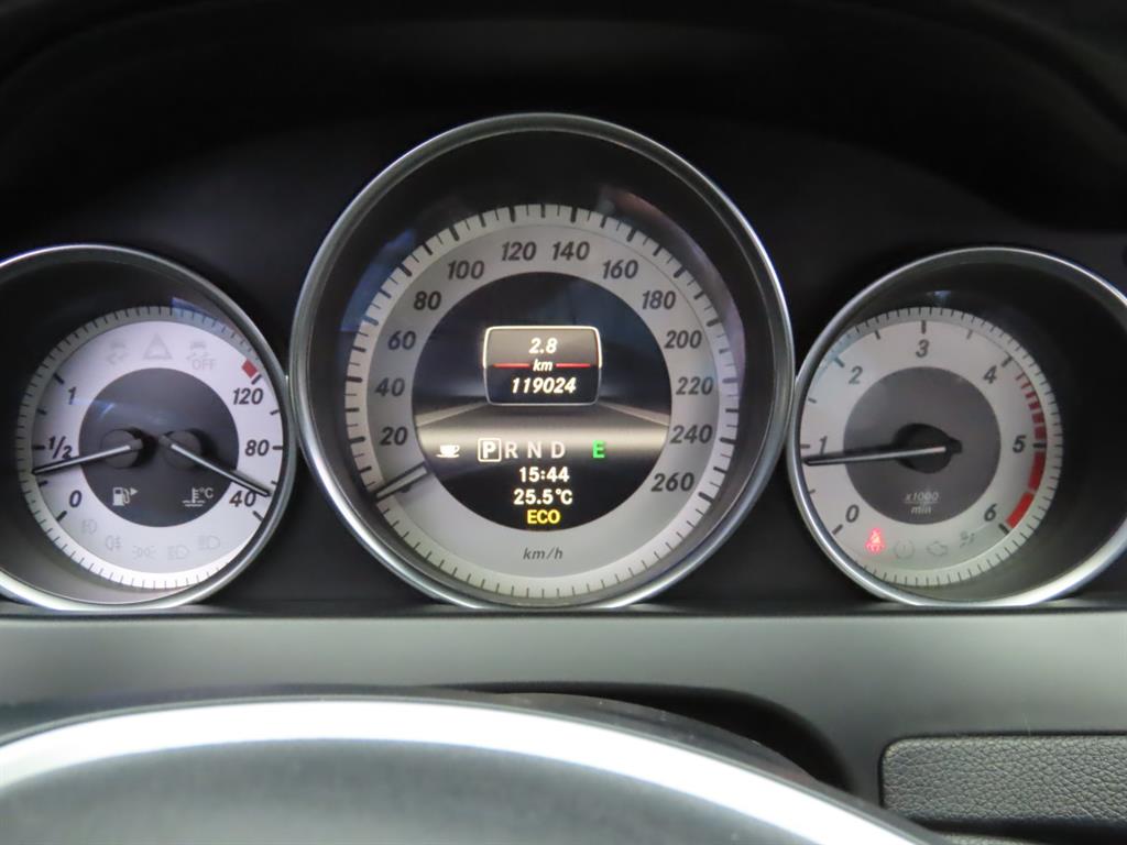 Mercedes Benz C Class - Vista 9