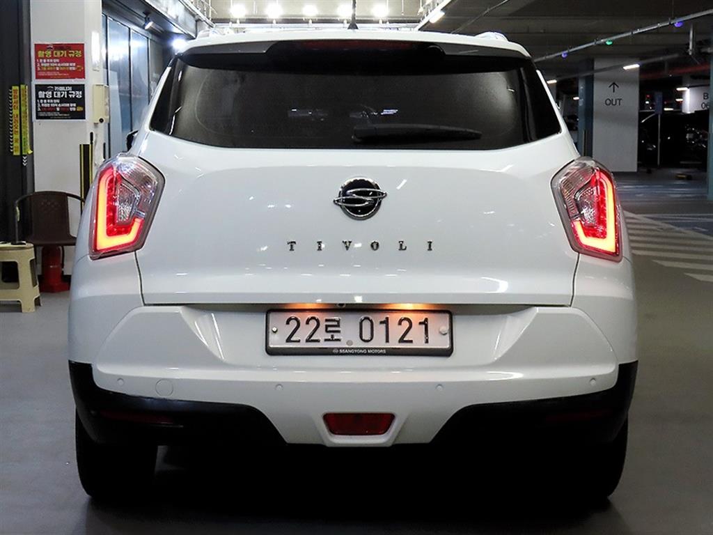 Ssangyong Tivoli - Vista 5