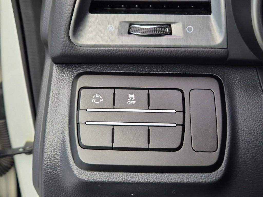 Ssangyong Tivoli 2018 Blanco - Importación desde Corea - HF Imports Iquique - Foto 17