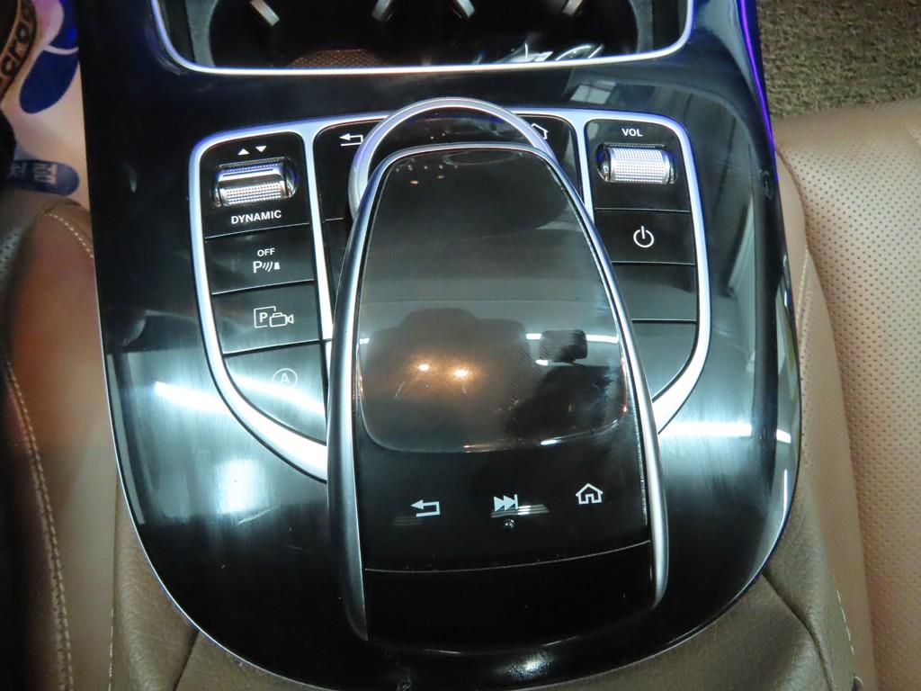 Mercedes Benz E class - Vista 12