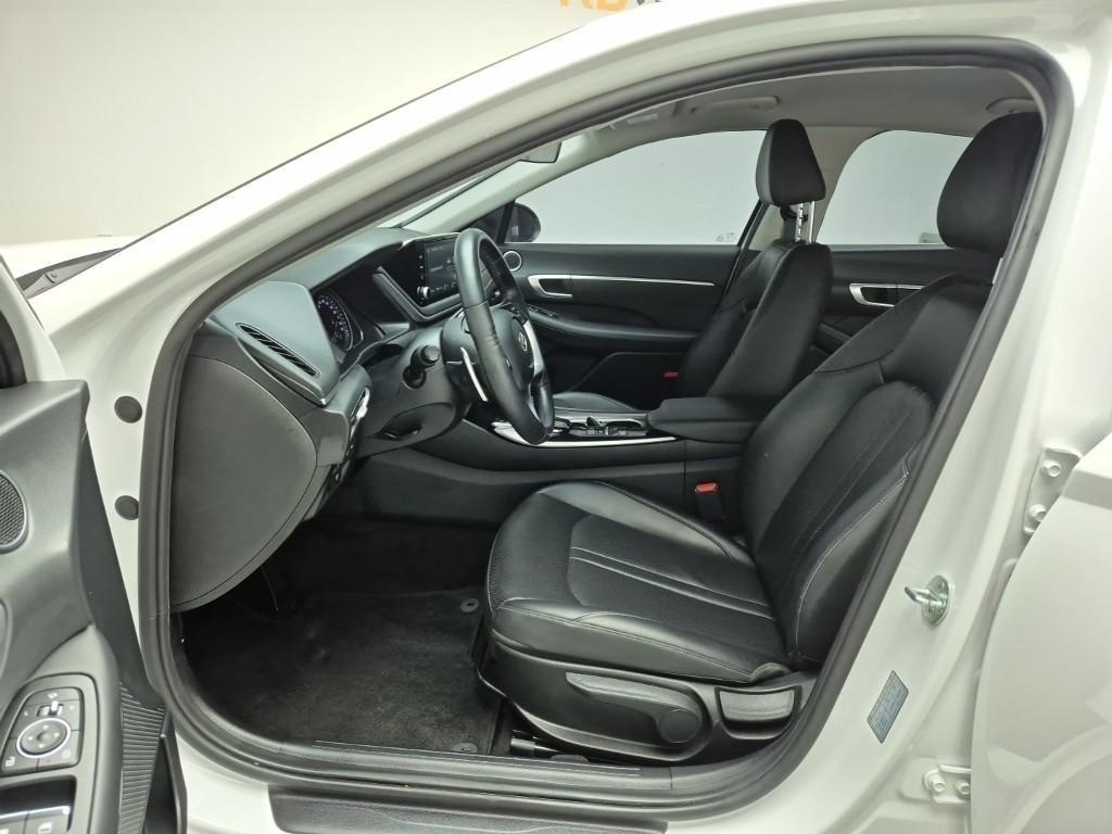 HYUNDAI Sonata - Vista 11