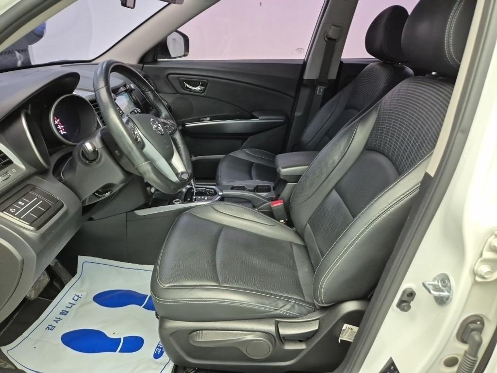 Ssangyong Tivoli - Vista 11