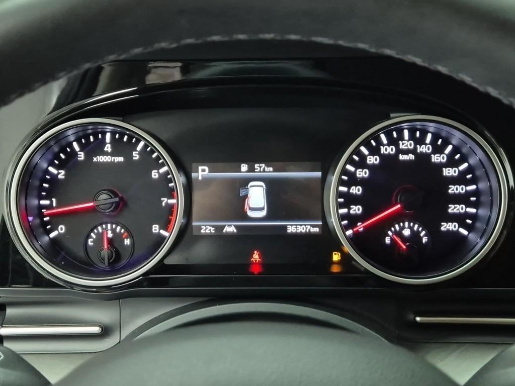 KIA Carnival - Vista 11