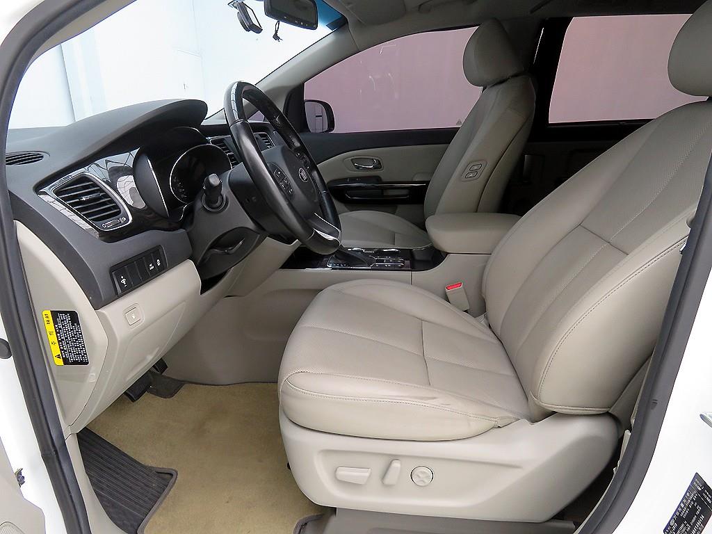 KIA Carnival - Vista 7