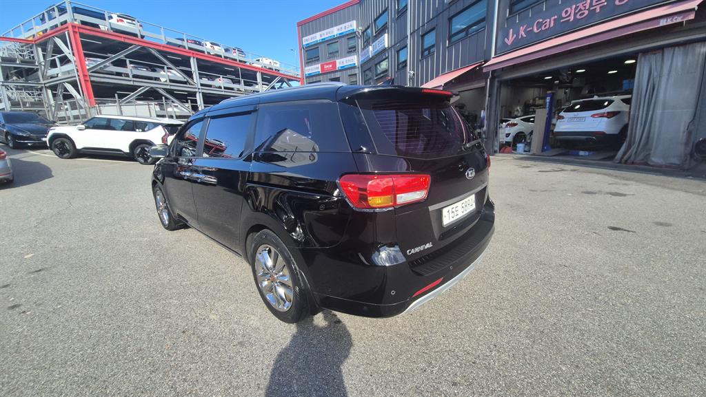 KIA Carnival - Vista 7
