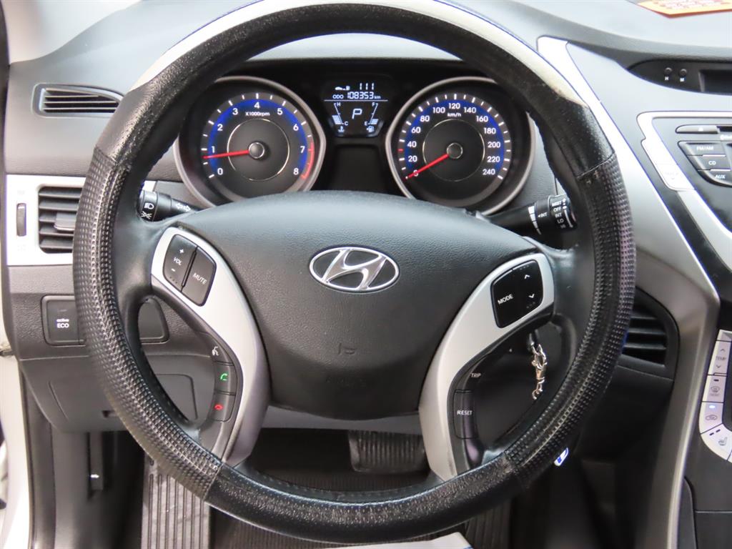 HYUNDAI Avante 2012 Plateado - Importación desde Corea - HF Imports Iquique - Foto 9