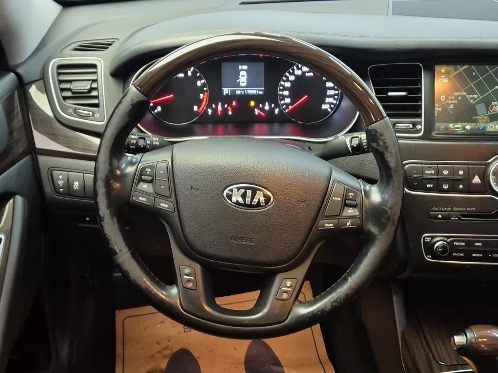 KIA K7 - Vista 9