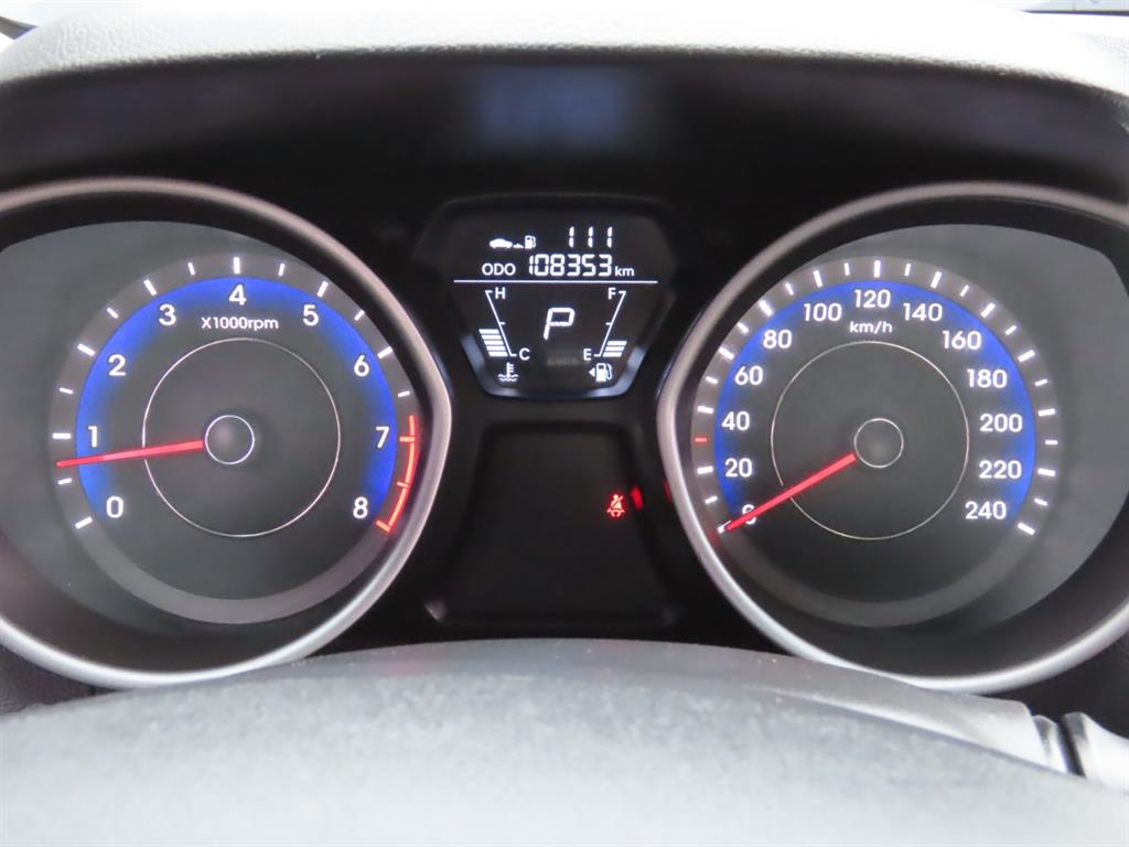 HYUNDAI Avante 2012 Plateado - Importación desde Corea - HF Imports Iquique - Foto 13