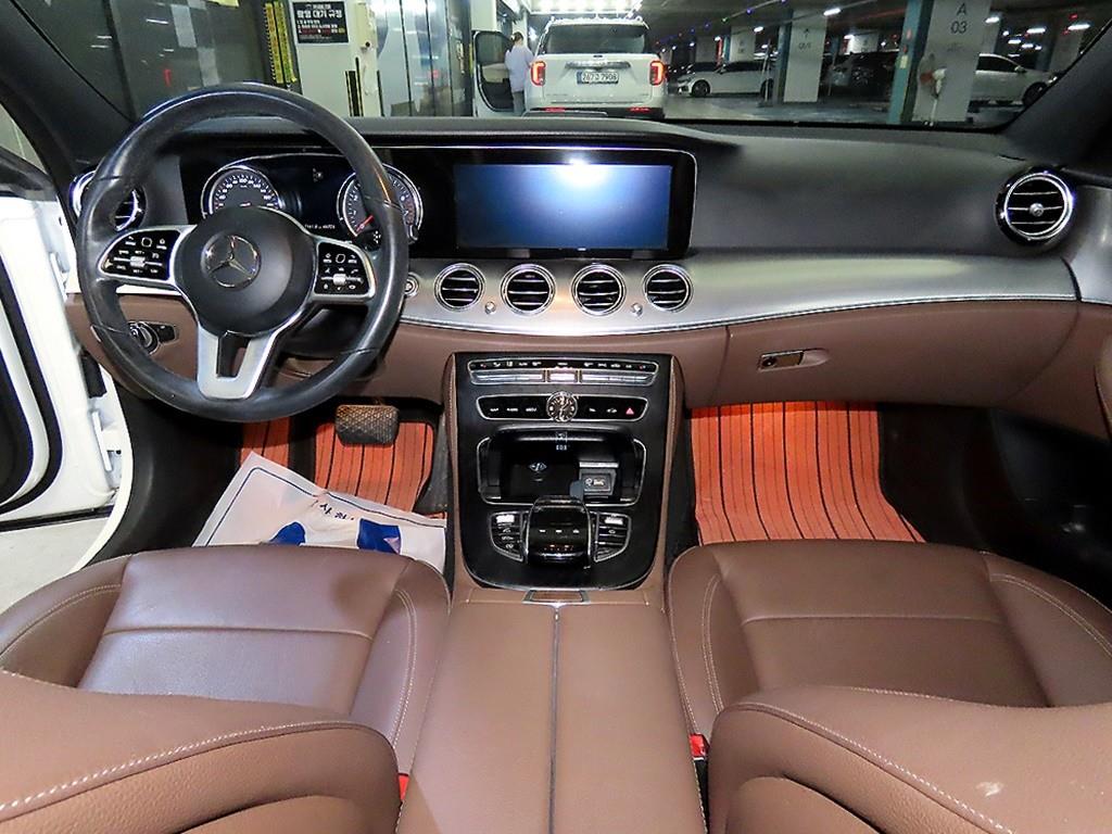 Mercedes Benz E class - Vista 10