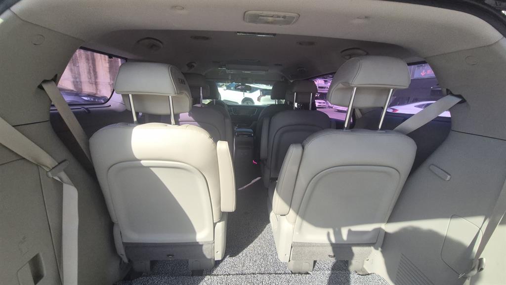 KIA Carnival - Vista 9