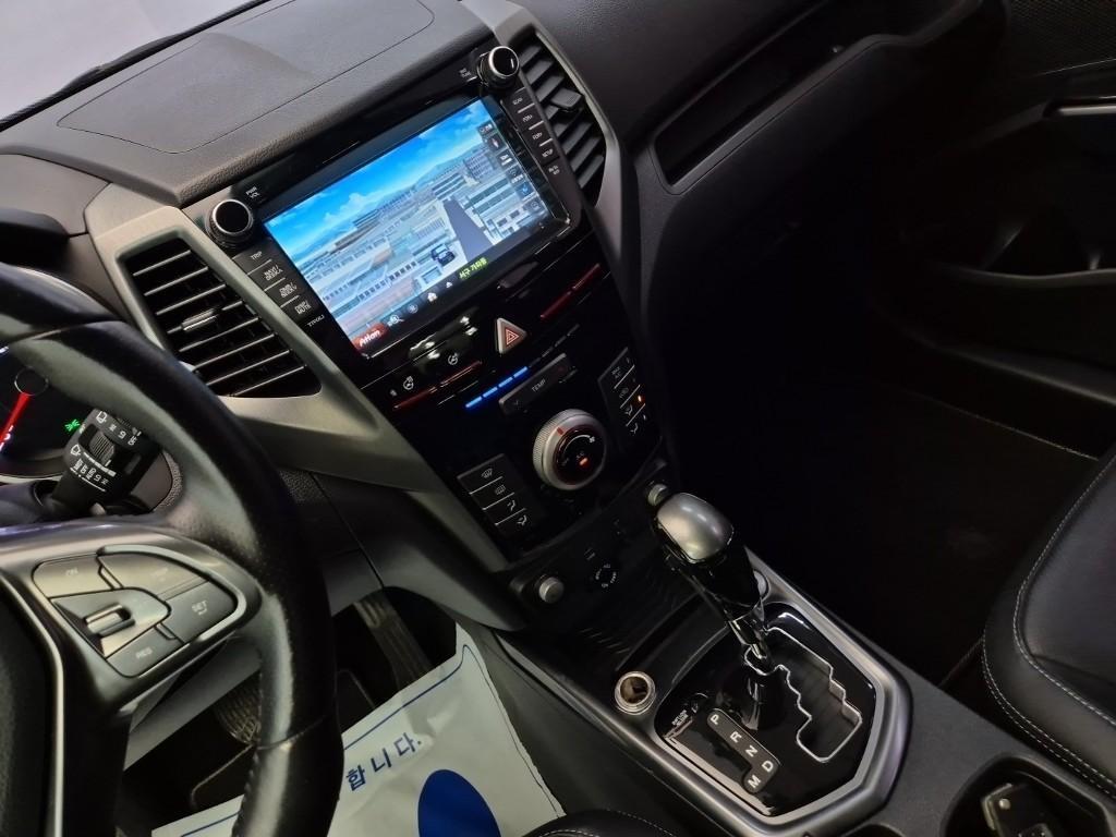 Ssangyong Tivoli - Vista 10