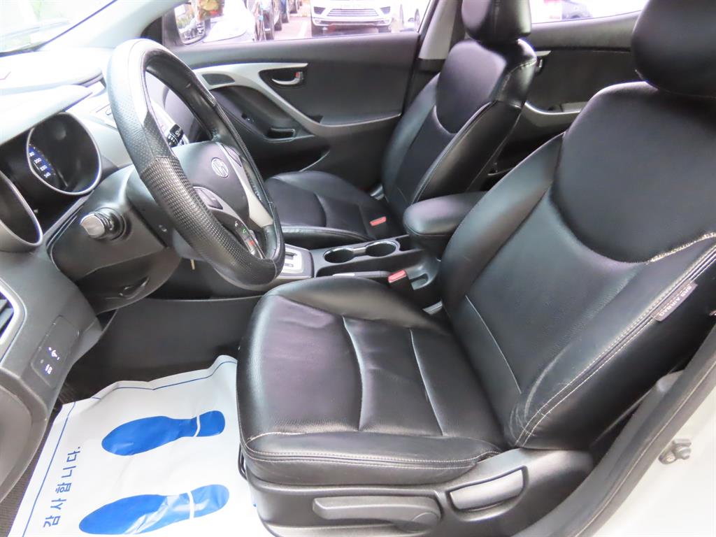 HYUNDAI Avante 2012 Plateado - Importación desde Corea - HF Imports Iquique - Foto 10