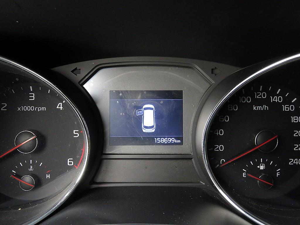 KIA Carnival - Vista 12