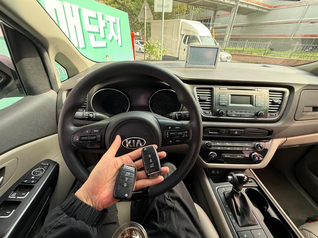 KIA Carnival 2015 Blanco - Importación desde Corea - HF Imports Iquique - Foto 20