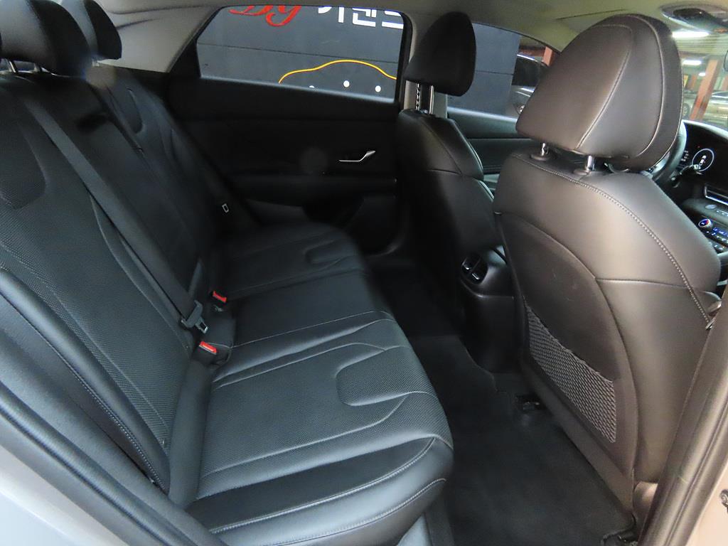 HYUNDAI Avante - Vista 6