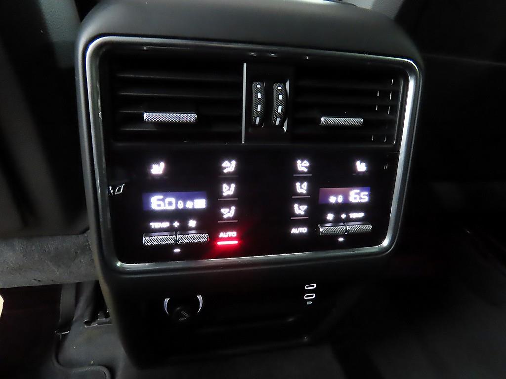 Porsche Cayenne - Vista 12