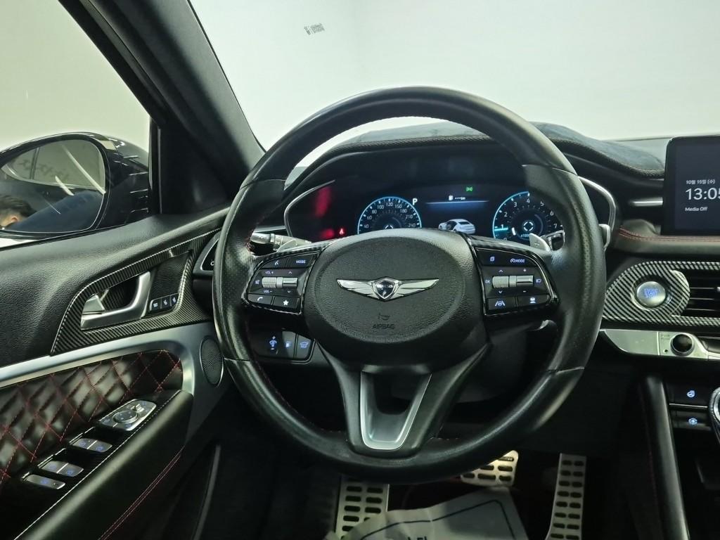 Genesis G70 - Vista 9