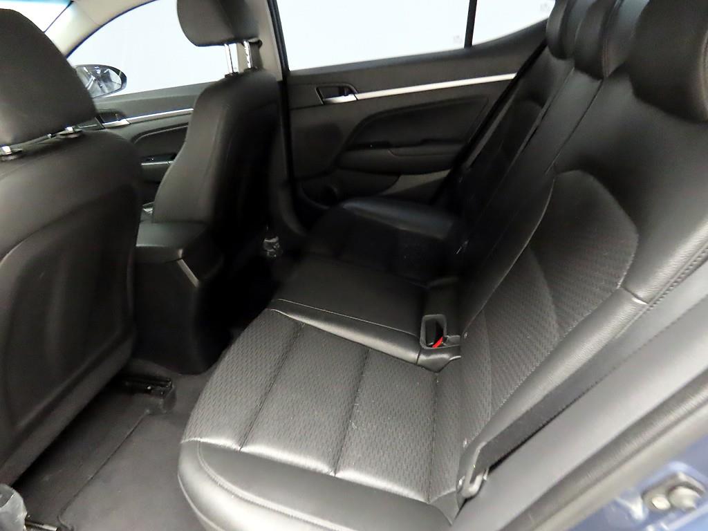 HYUNDAI Avante - Vista 6