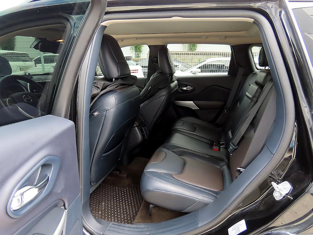 Jeep Cherokee - Vista 6