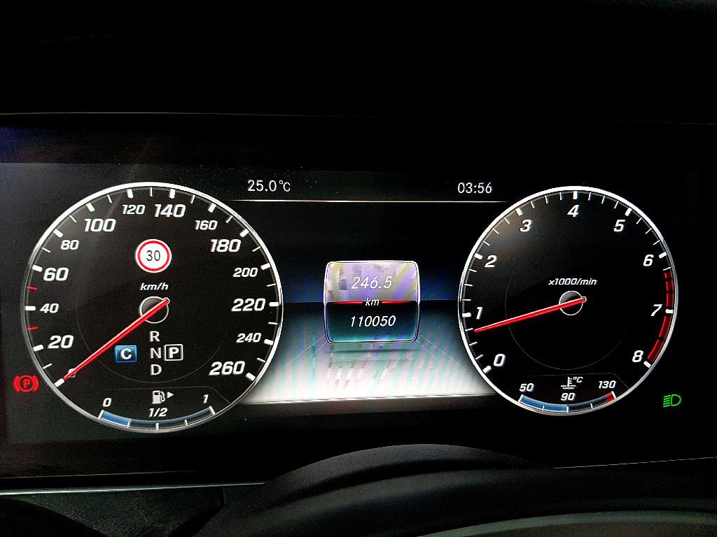 Mercedes Benz E class - Vista 7