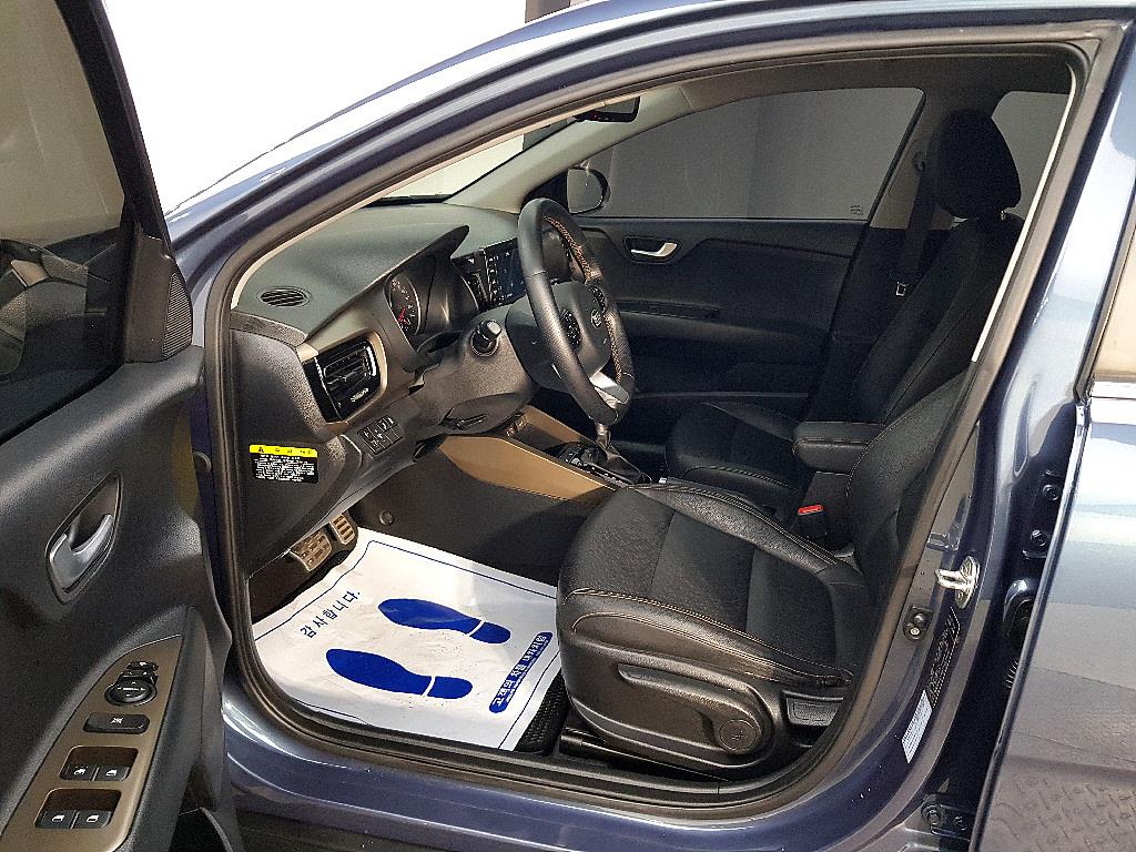 KIA Stonic - Vista 8