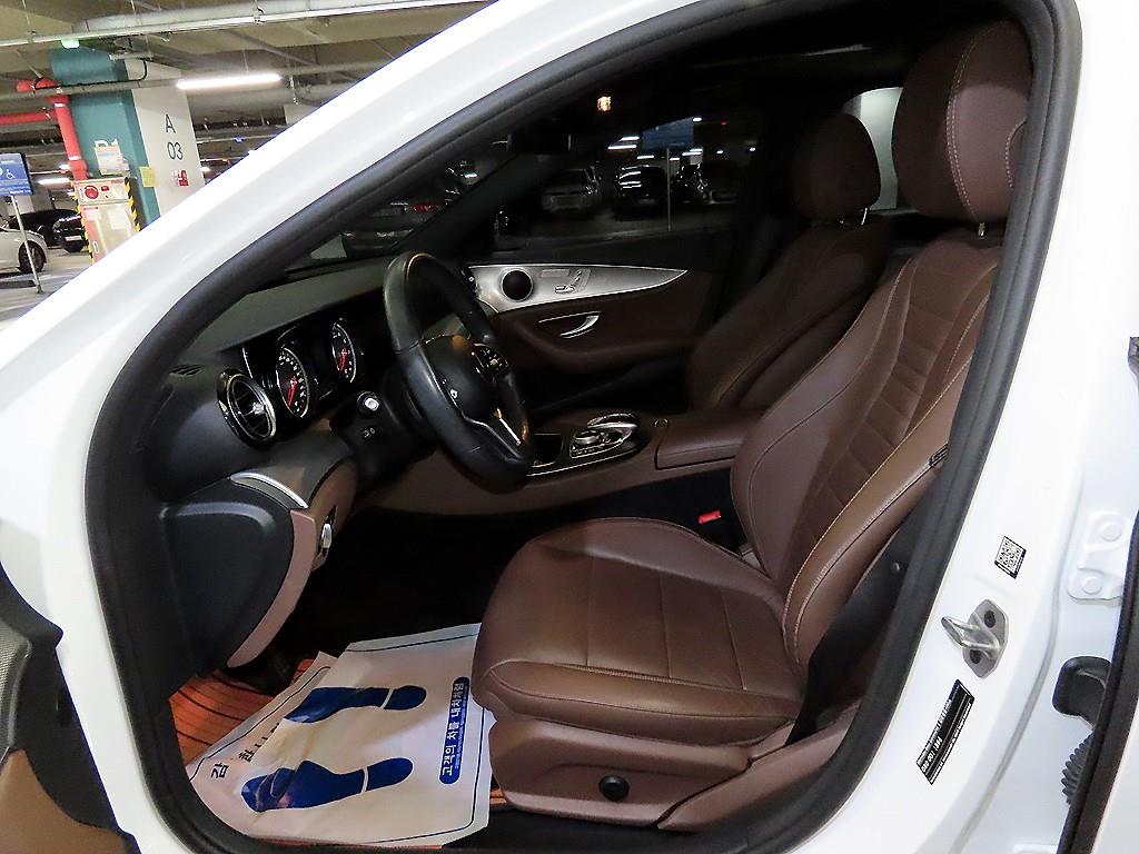 Mercedes Benz E class - Vista 6