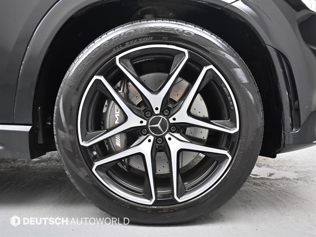 Mercedes Benz GLE Class - Vista 5