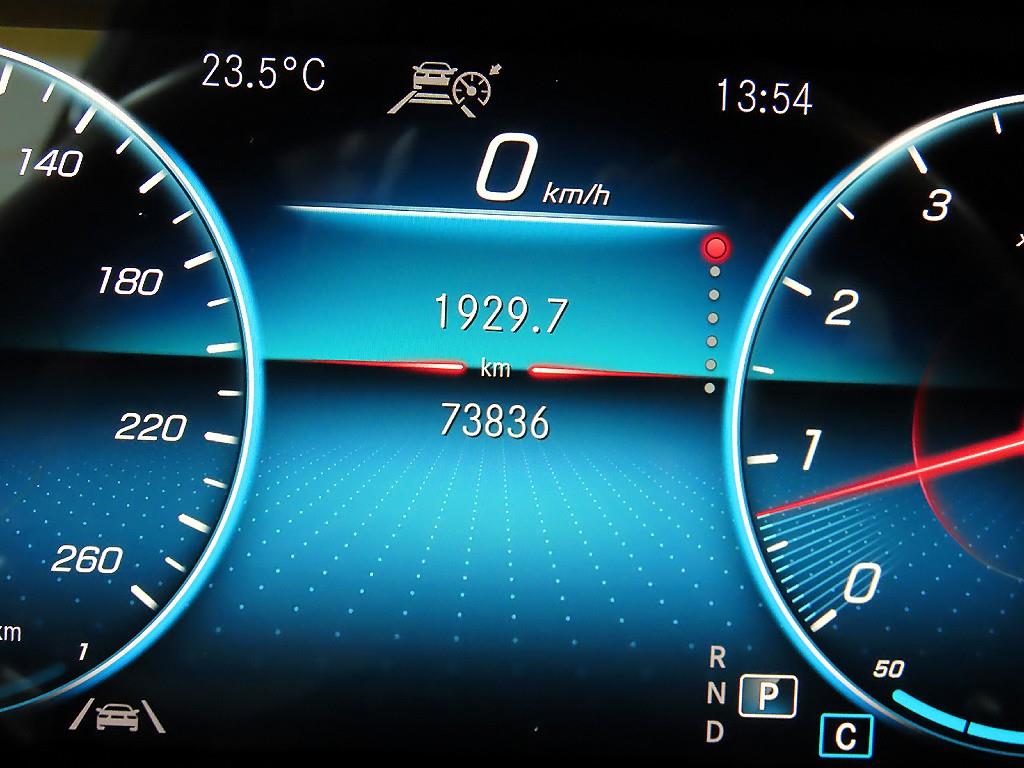 Mercedes Benz GLB Class - Vista 8