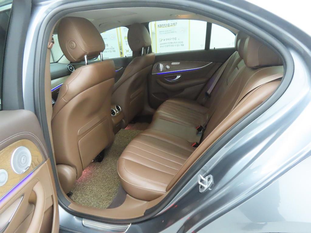 Mercedes Benz E class - Vista 6