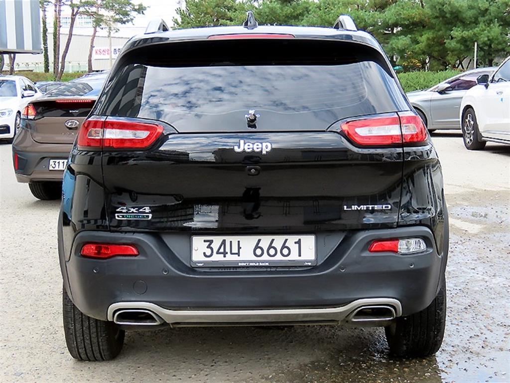 Jeep Cherokee - Vista 4