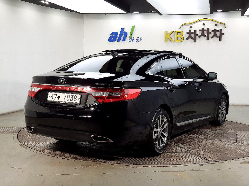 HYUNDAI Grandeur - Vista 4