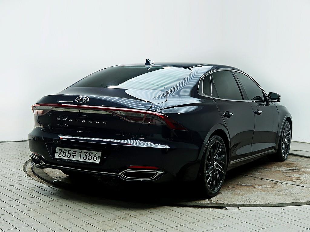 HYUNDAI Grandeur - Vista 7