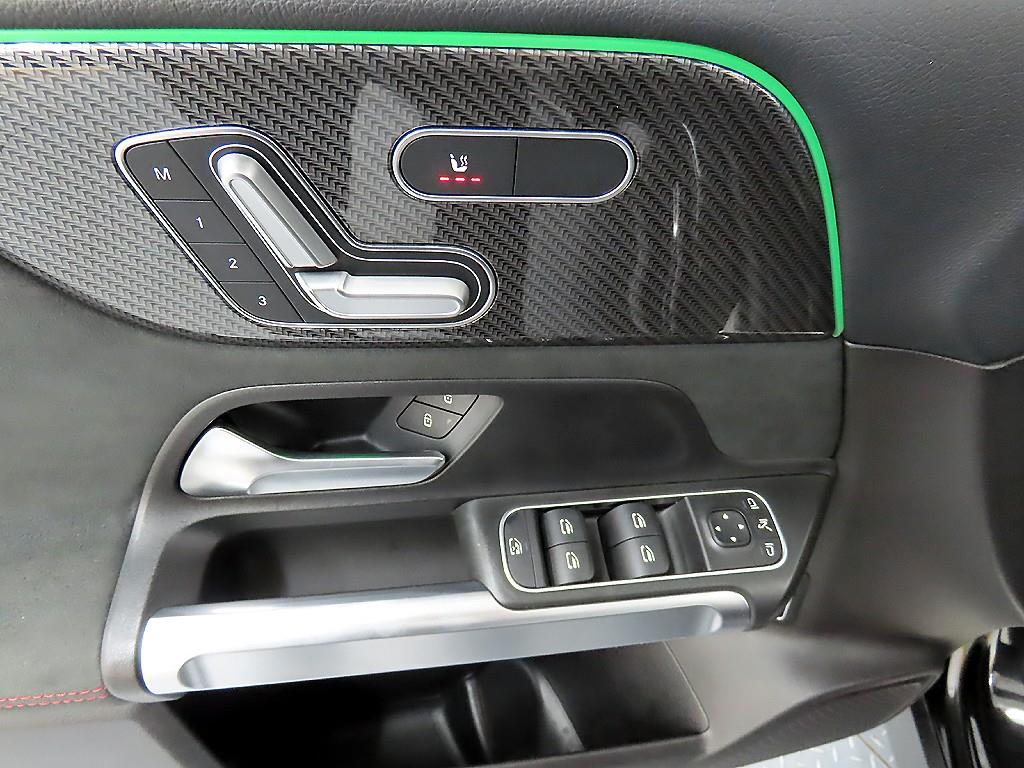 Mercedes Benz GLB Class - Vista 11