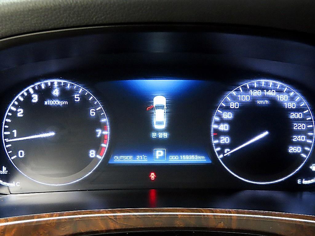 HYUNDAI Equus - Vista 8