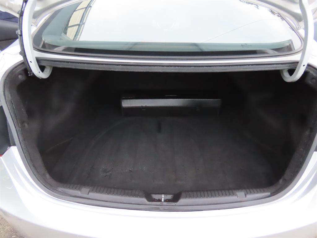 HYUNDAI Avante - Vista 9