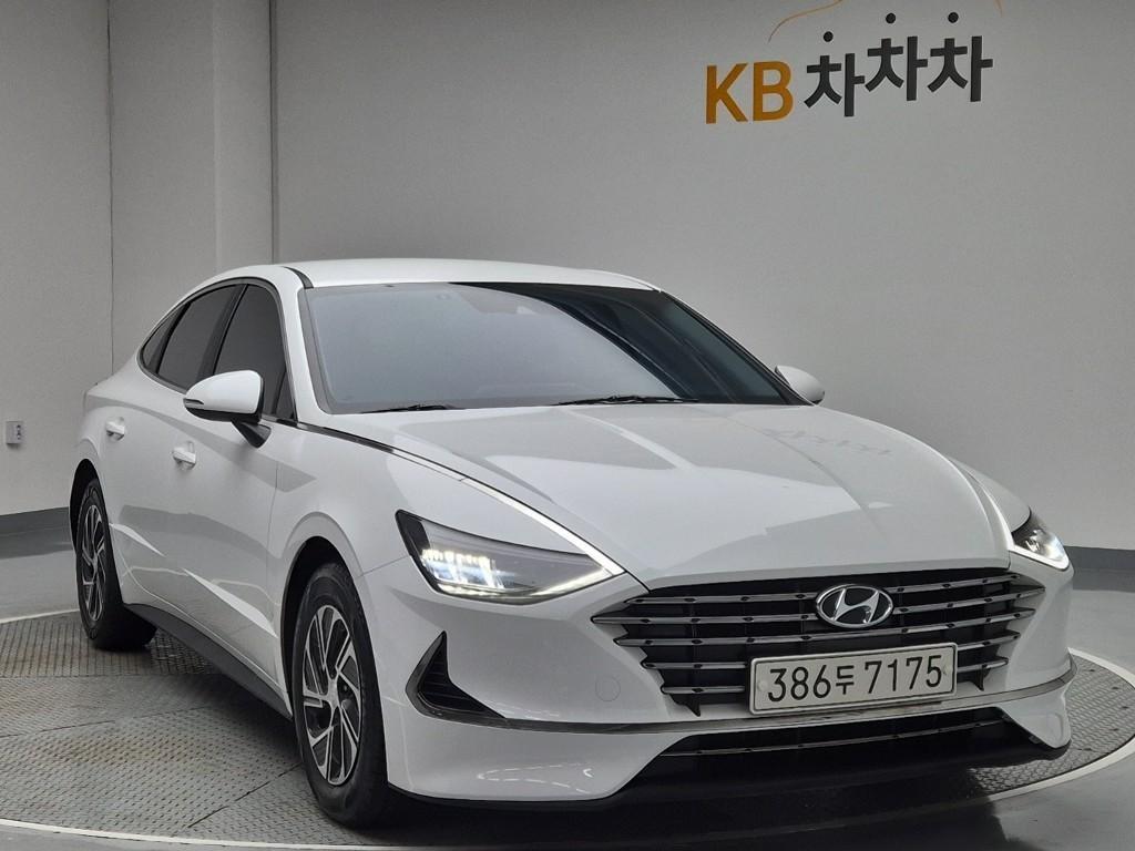 HYUNDAI Sonata - Vista 4
