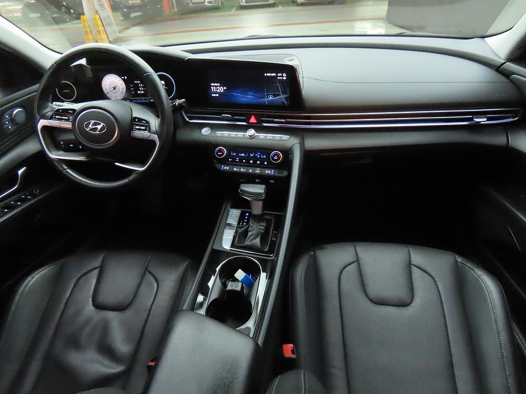 HYUNDAI Avante - Vista 5