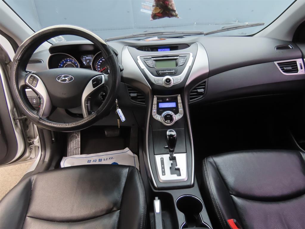 HYUNDAI Avante 2012 Plateado - Importación desde Corea - HF Imports Iquique - Foto 8