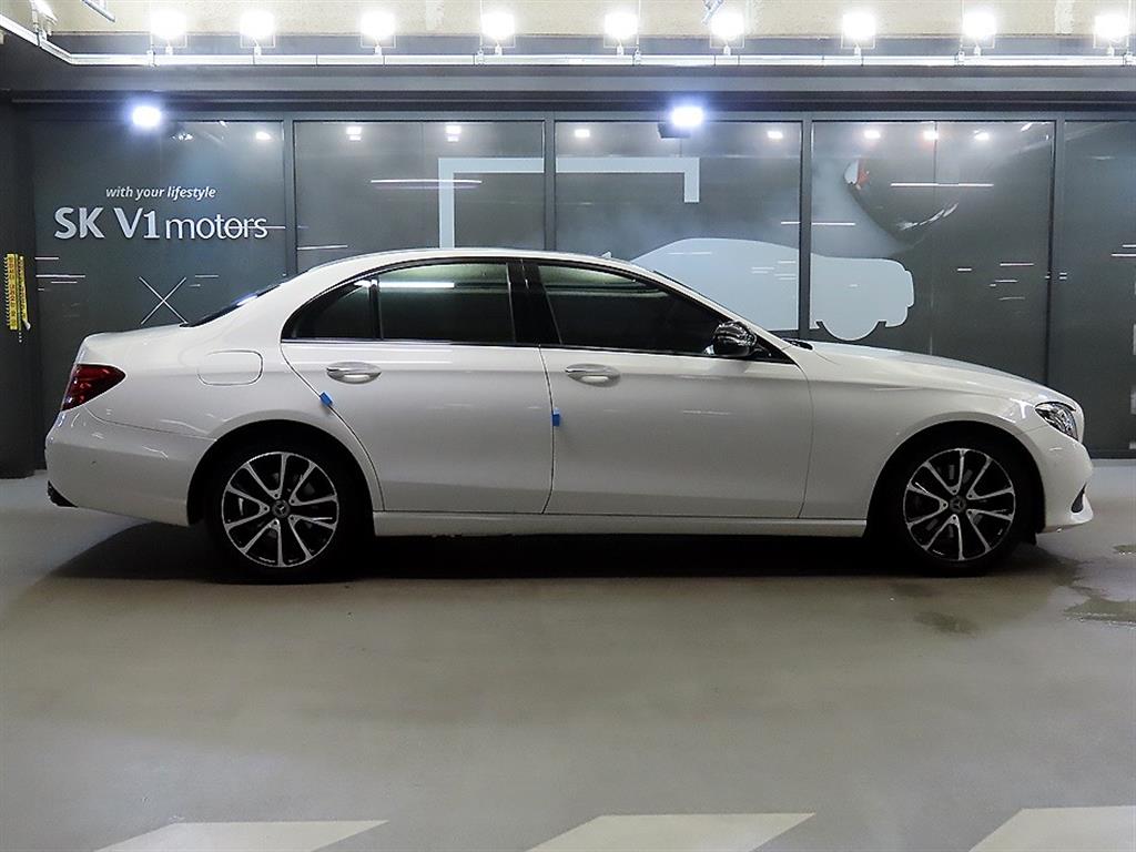 Mercedes Benz E class - Vista 3