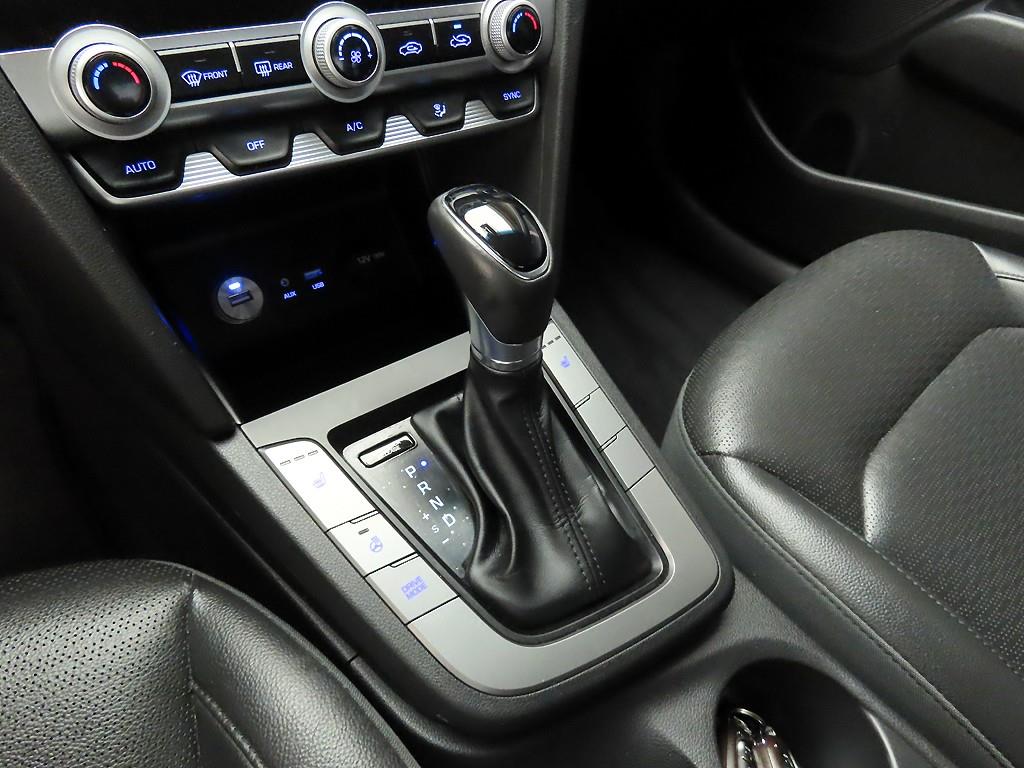 HYUNDAI Avante - Vista 10