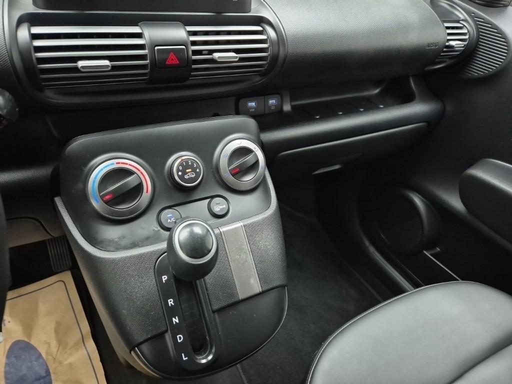 HYUNDAI Casper - Vista 8