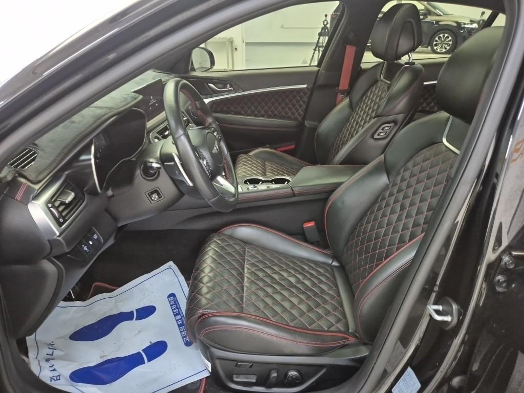 Genesis G70 - Vista 11